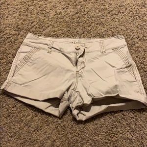 Maurice’s khaki shorts 5/6